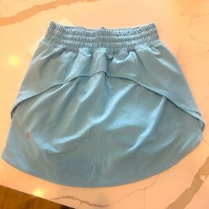 Lululemon hotty hot HR skirt, size 2, high rise 4”